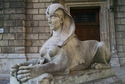 201511120920-00168-IMG-BudapestSphinx.jpg